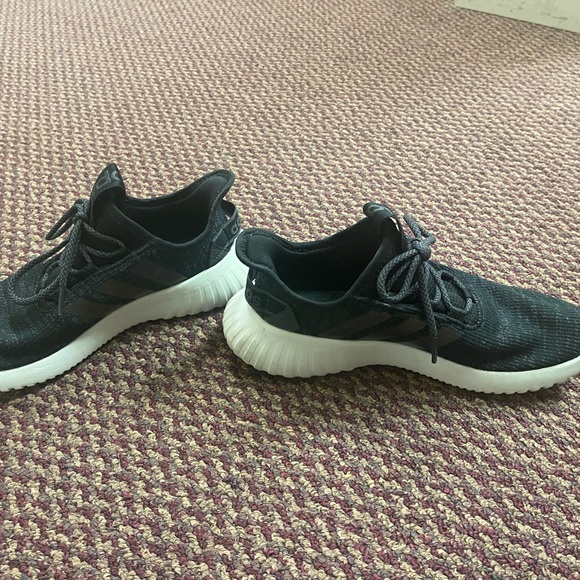 Adidas black shoes size 8 - Picture 2 of 6